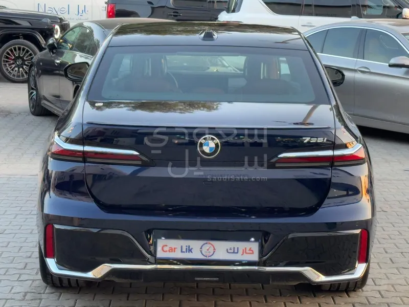 2023 بي ام دبليو الفئة السابعة 735أي