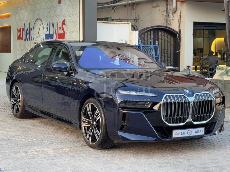 2023 بي ام دبليو الفئة السابعة 735أي
