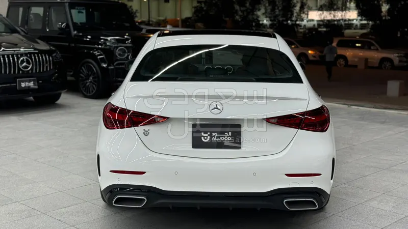 2023 مرسيدس - بنز سي 300