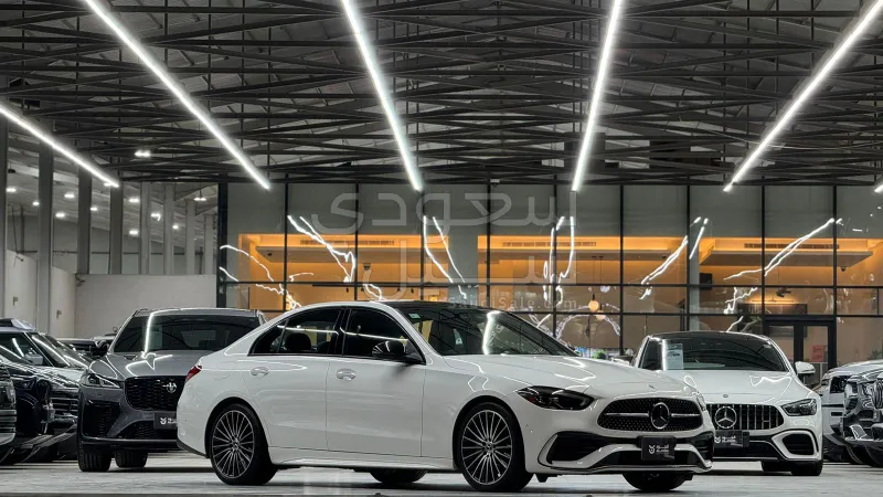 2023 مرسيدس - بنز سي 300