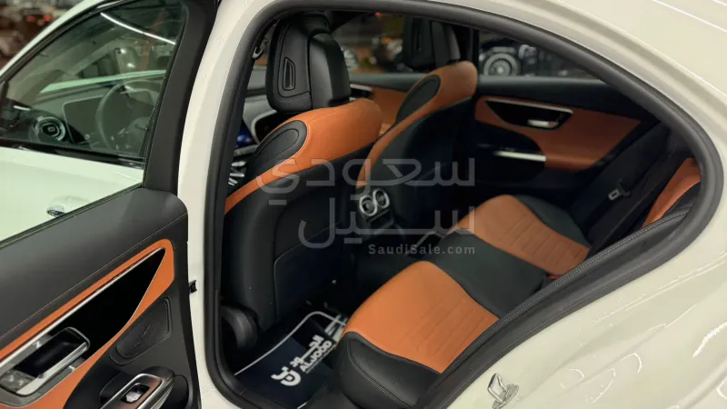 2023 مرسيدس - بنز سي 300