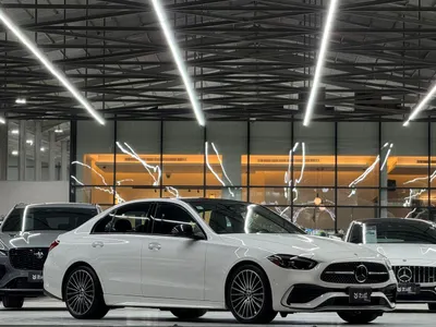 2023 مرسيدس - بنز سي 300