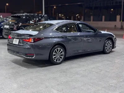 2025 لكزس إي إس 300 هايبرد