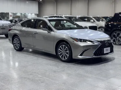 2025 لكزس إي إس 250