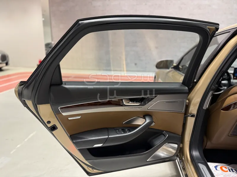 2013 اودي اي 8 ال