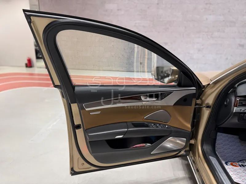 2013 اودي اي 8 ال