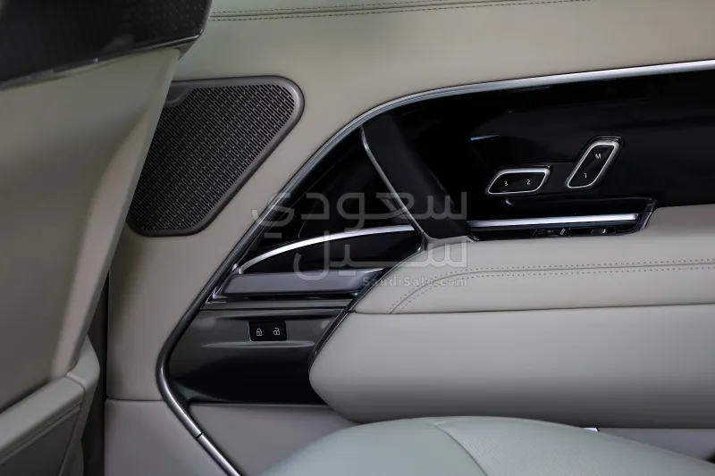 2025 لاند روفر رينج روفر اوتوبيوغرافي