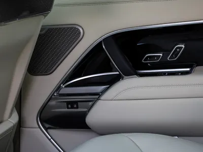 2025 لاند روفر رينج روفر اوتوبيوغرافي