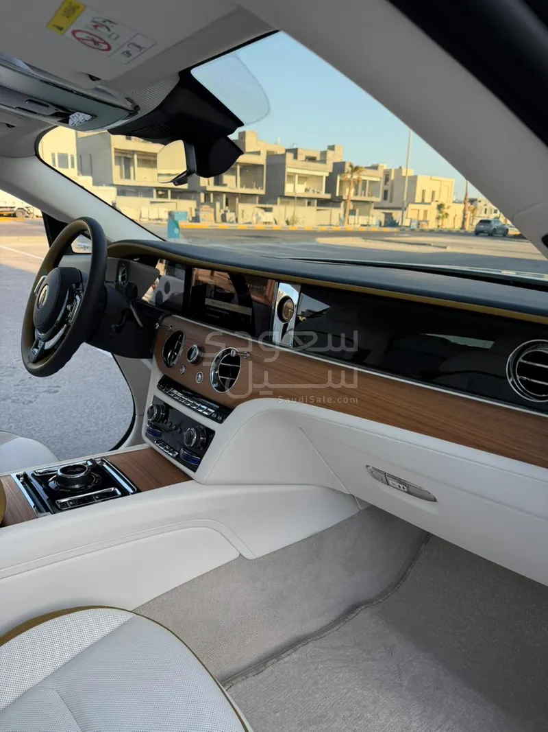 2024 رولز رويس سبيكتر