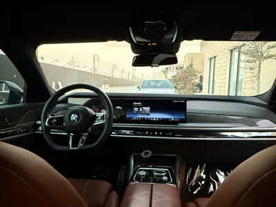 2025 بي ام دبليو الفئة السابعة 735 إل أي