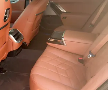 2025 بي ام دبليو الفئة السابعة 735 إل أي