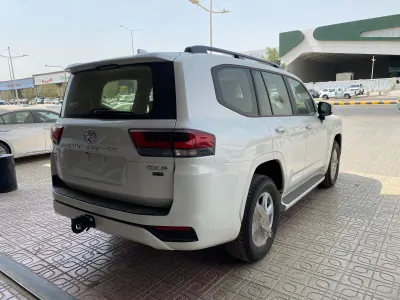 2025 تويوتا لاند كروزر جي اكس ار2