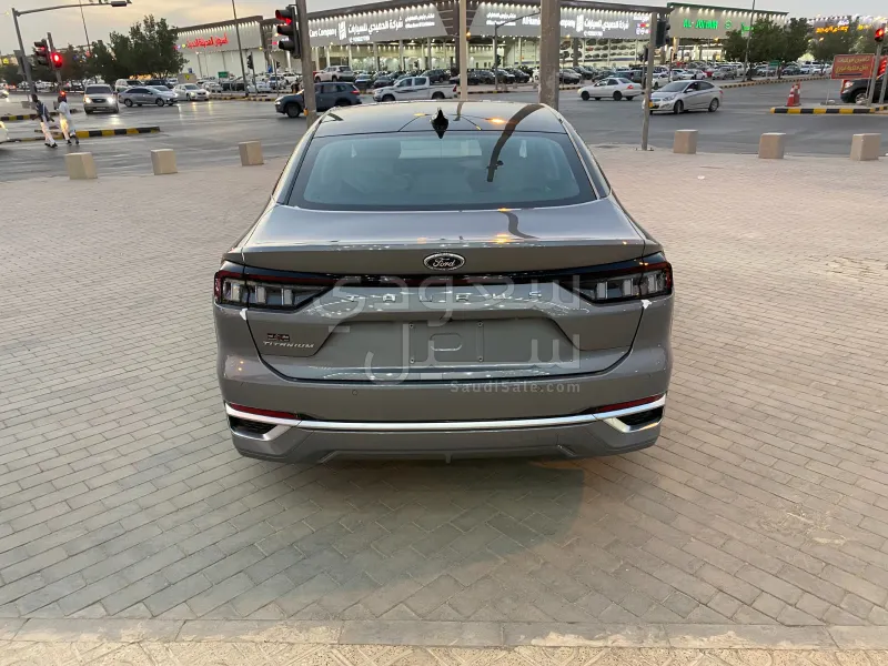 2026 فورد توروس تايتينيوم