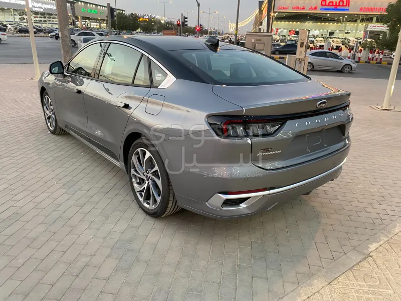 2026 فورد توروس تايتينيوم