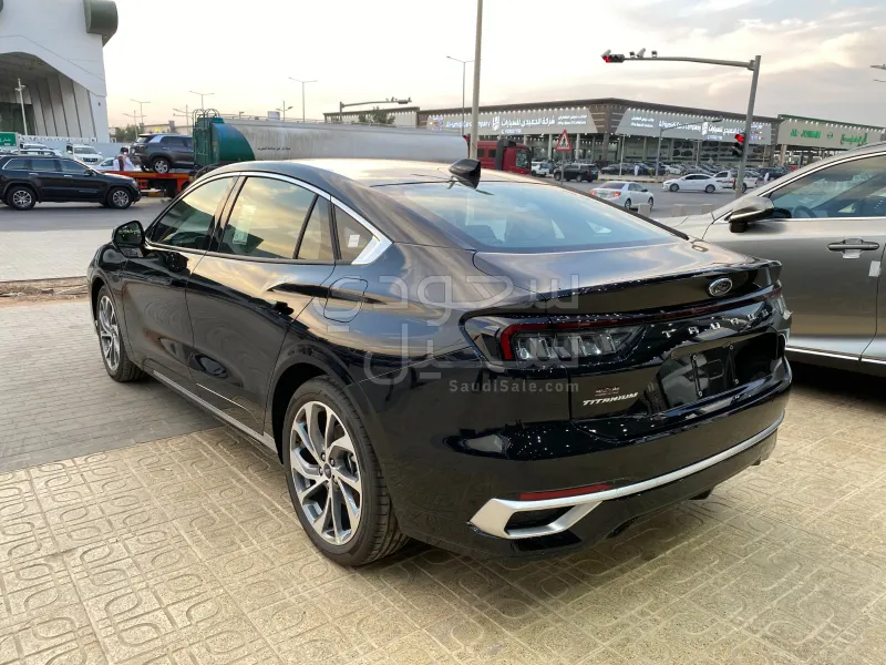 2026 فورد توروس تايتينيوم