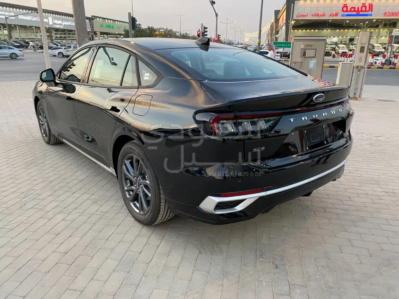 2026 فورد توروس ترند