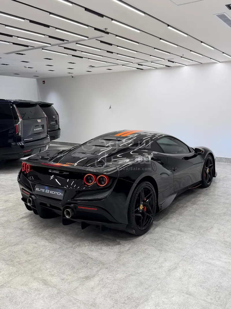 2020 فيراري اف 8 تريبوتو