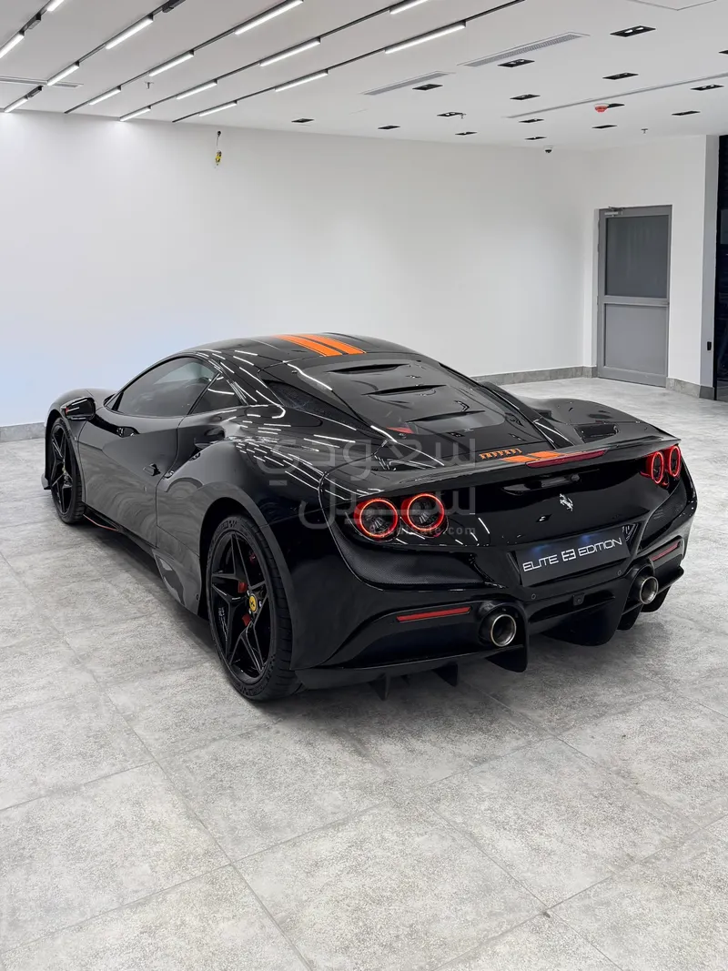 2020 فيراري اف 8 تريبوتو