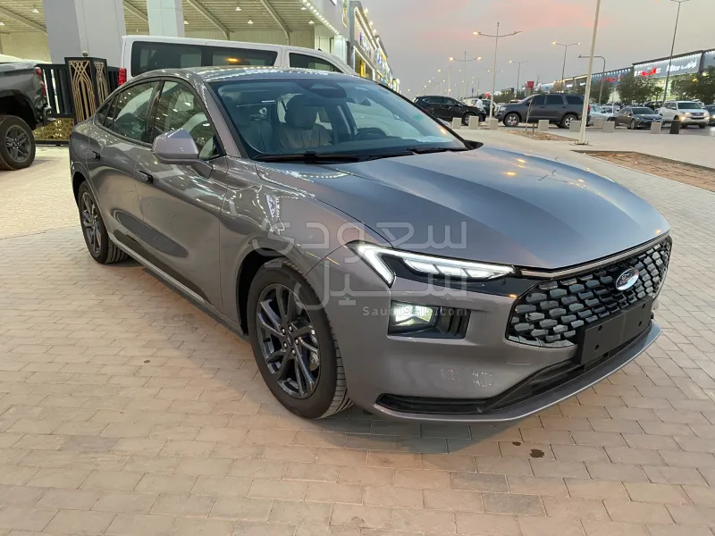 2026 فورد توروس ترند