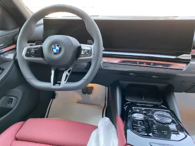 2026 بي ام دبليو الفئة الخامسة 520 أي