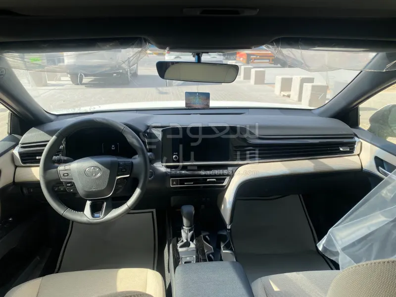 2025 تويوتا كامري ال اي