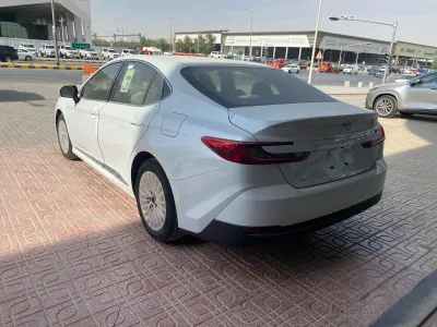 2025 تويوتا كامري ال اي