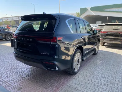 2025 لكزس إل إكس 600