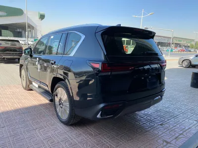 2025 لكزس إل إكس 600