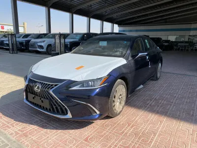 2025 لكزس إي إس 350