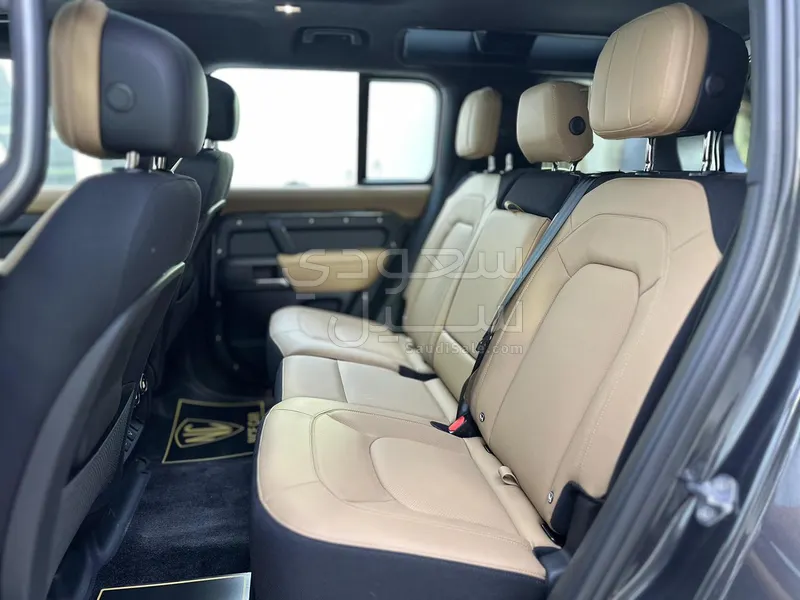 2025 لاند روفر ديفيندر اتش اس اي