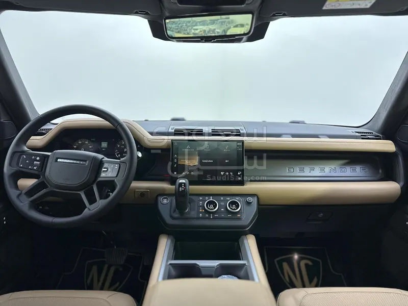 2025 لاند روفر ديفيندر اتش اس اي
