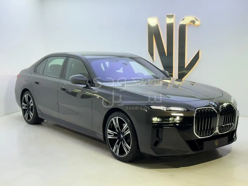 2026 بي ام دبليو الفئة السابعة 735أي