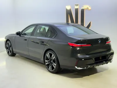 2026 بي ام دبليو الفئة السابعة 735أي