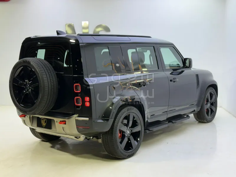 2024 لاند روفر ديفيندر اكس