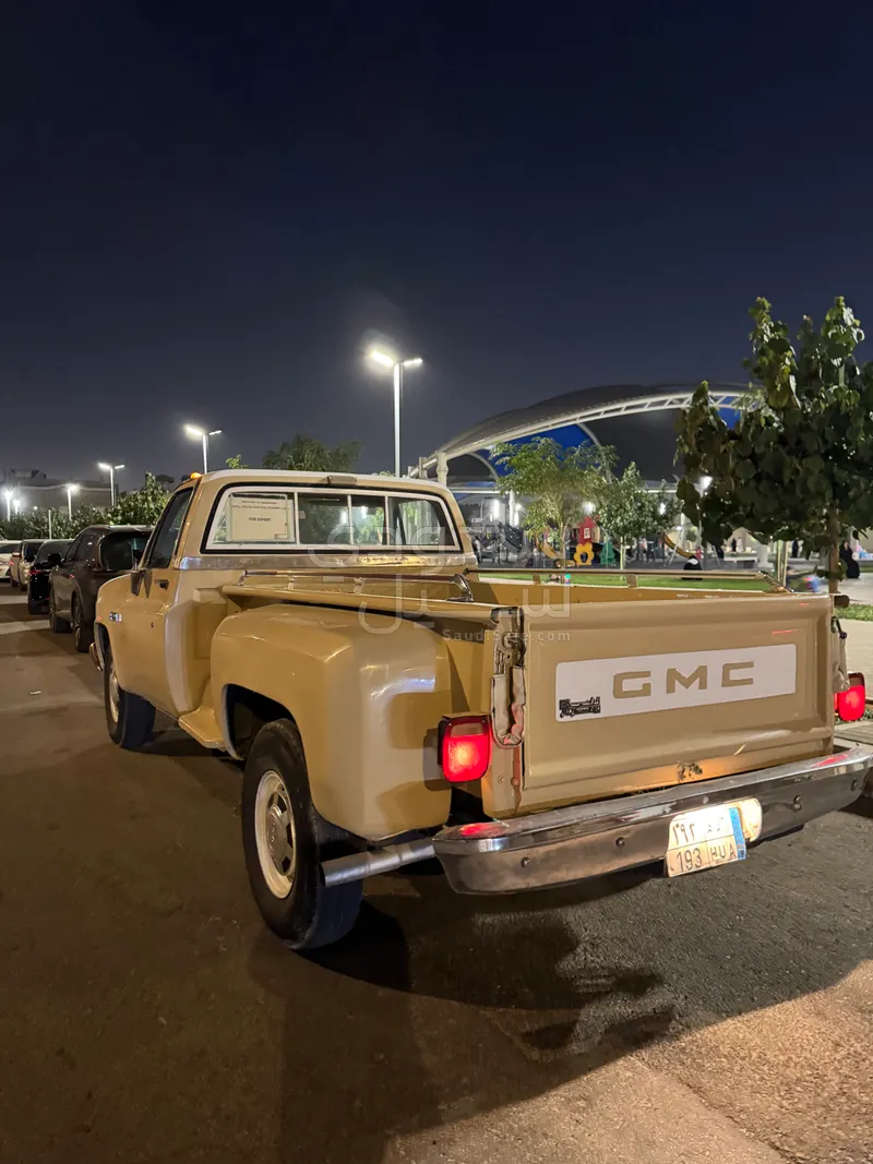 1982 جي ام سي سييرا