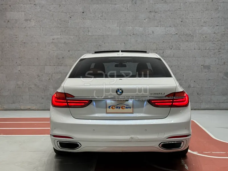 2016 بي ام دبليو الفئة السابعة 730 إل أي