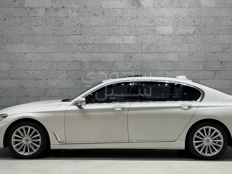 2016 بي ام دبليو الفئة السابعة 730 إل أي