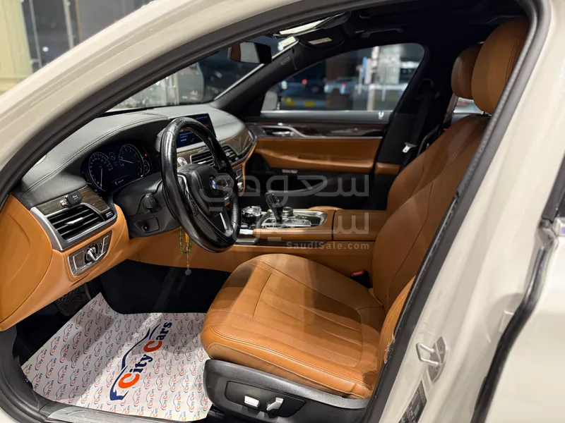 2016 بي ام دبليو الفئة السابعة 730 إل أي