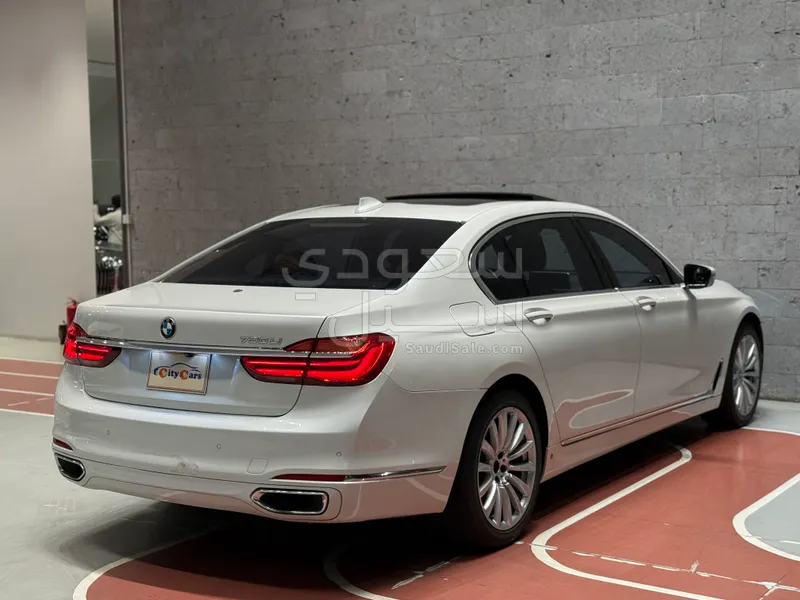 2016 بي ام دبليو الفئة السابعة 730 إل أي