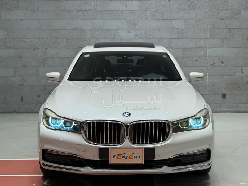 2016 بي ام دبليو الفئة السابعة 730 إل أي
