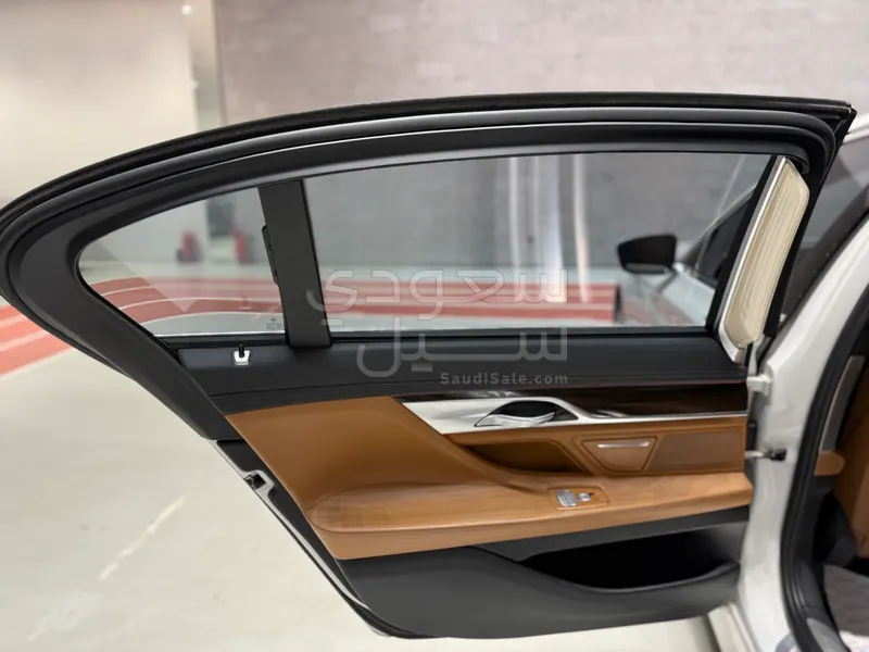 2016 بي ام دبليو الفئة السابعة 730 إل أي