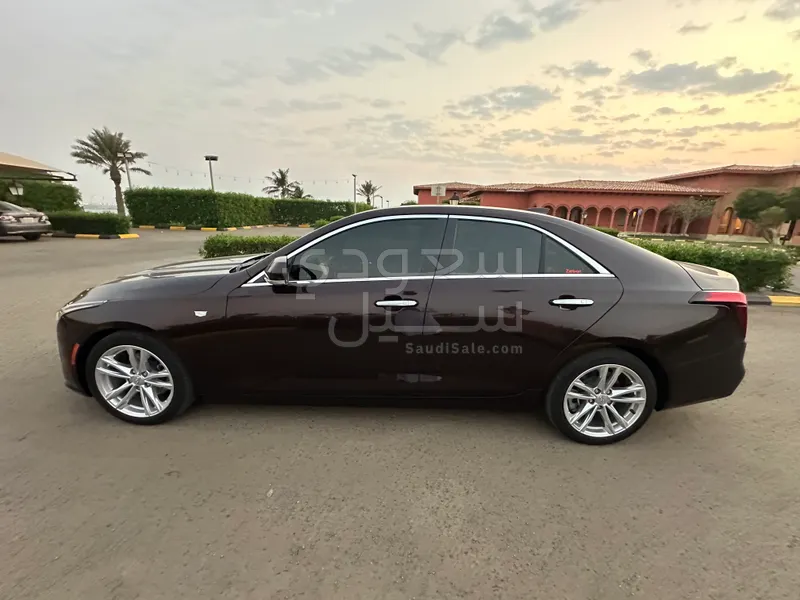 2021 كاديلاك سي تي 4