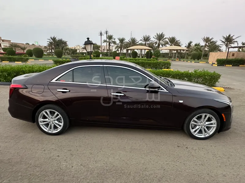 2021 كاديلاك سي تي 4