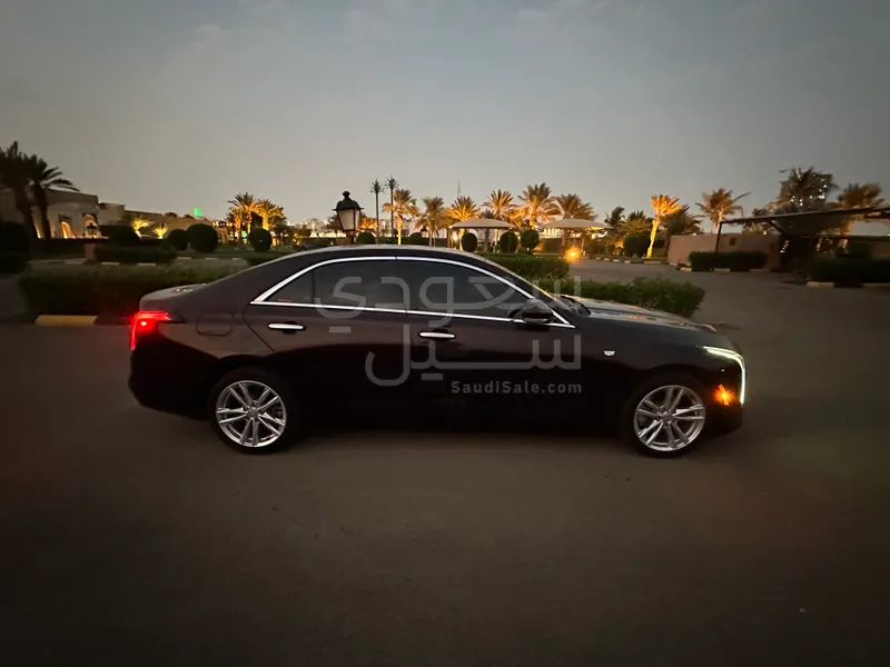 2021 كاديلاك سي تي 4