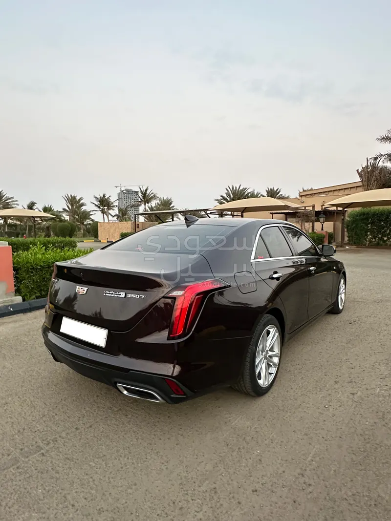 2021 كاديلاك سي تي 4