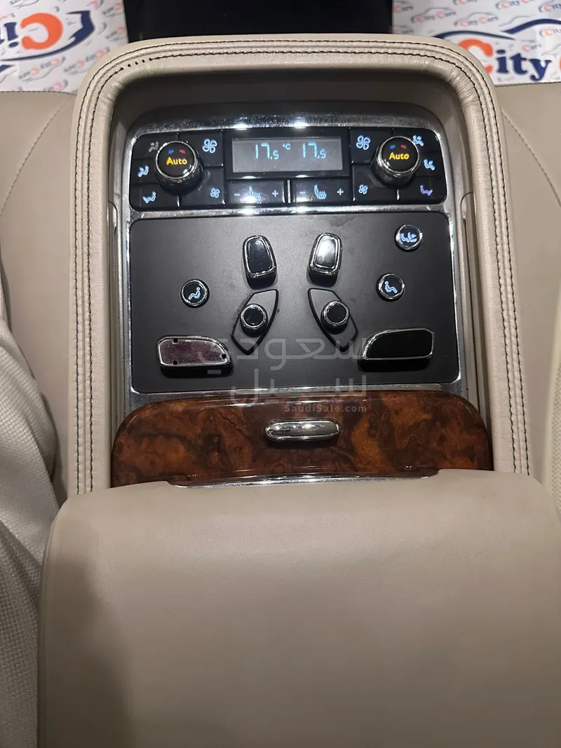 2011 بنتلي مولسان