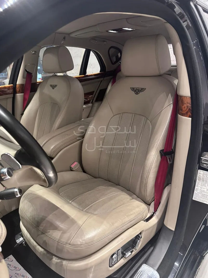 2011 بنتلي مولسان