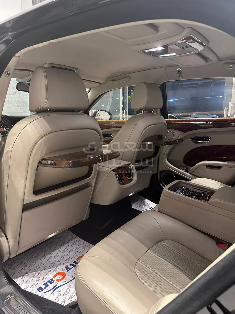 2011 بنتلي مولسان