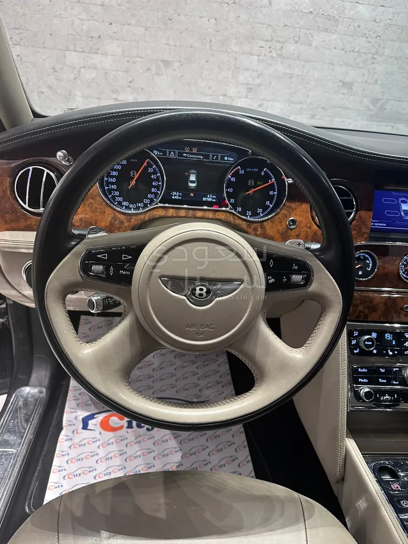 2011 بنتلي مولسان