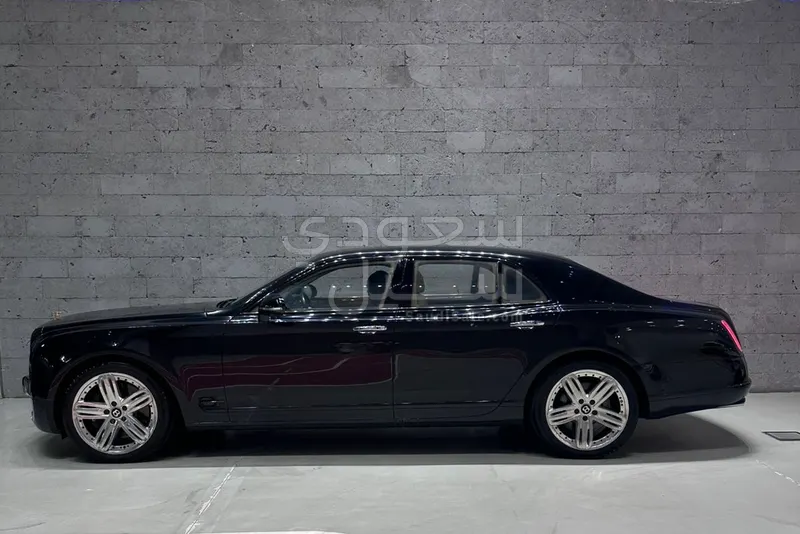 2011 بنتلي مولسان